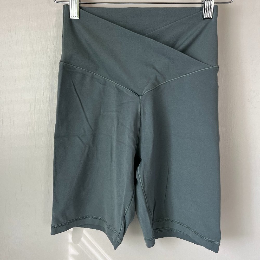 Gently worn Aerie Real Me Crossover Bike Shorts Royal Palm Green Size M